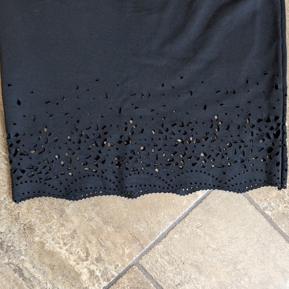 Torrid Skirt Stretchy Pencil Lacey Cut Out Hem Size 2 Black - Picture 7 of 12